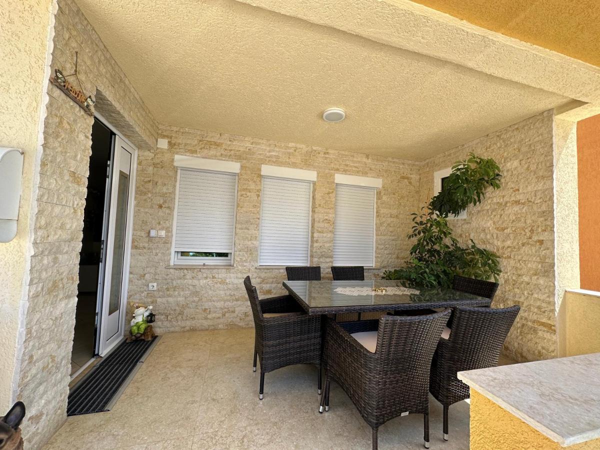 Apartments Edona Ulcinj Ngoại thất bức ảnh