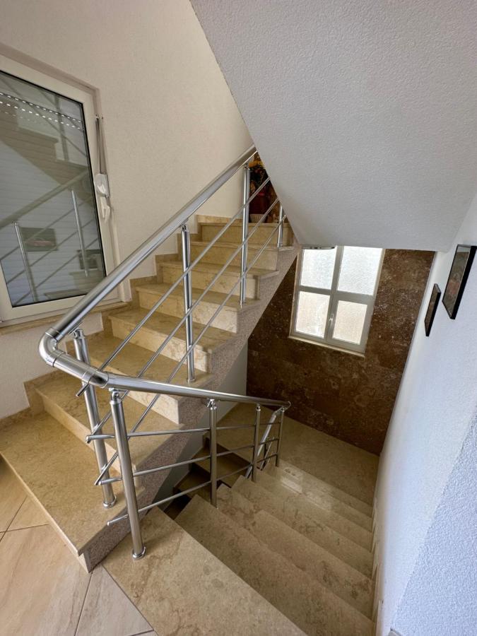 Apartments Edona Ulcinj Ngoại thất bức ảnh